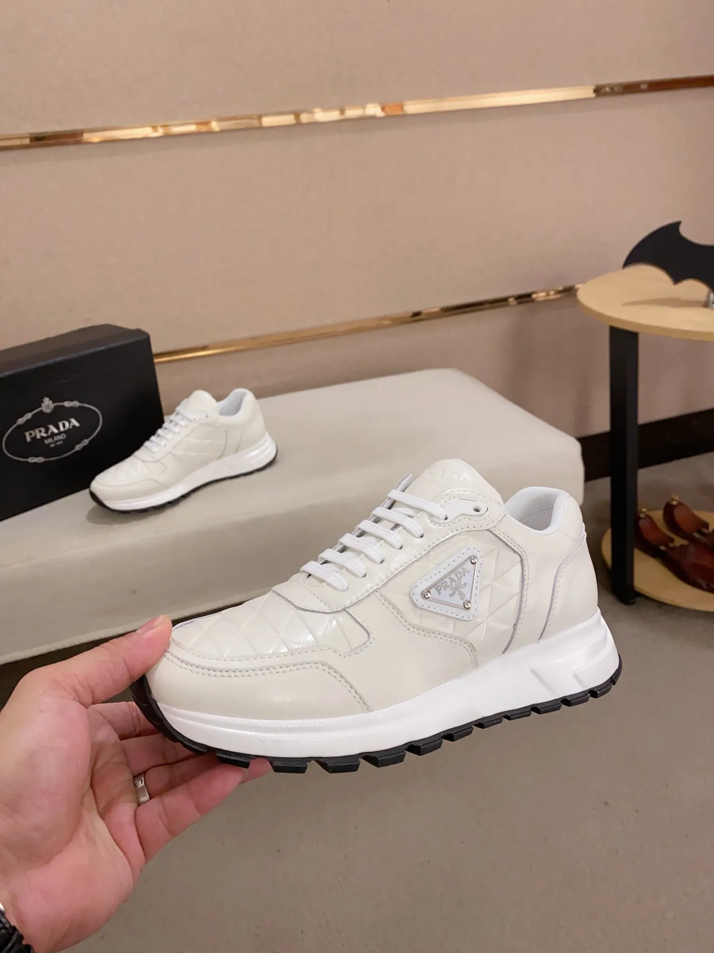 Men's shoes 💰: 500💰 [Prada～Prada] Trendy new styles are on the market. Same style as the official website. Counter quality. Original matching. [Strong] [Strong] Selected first-layer cowhide fabric. Comfortable and breathable sheepskin lining, fine workmanship, upper layer made of 100% pure cowhide, original last shape, comfortable on the feet, shoe sizes 38 to 44